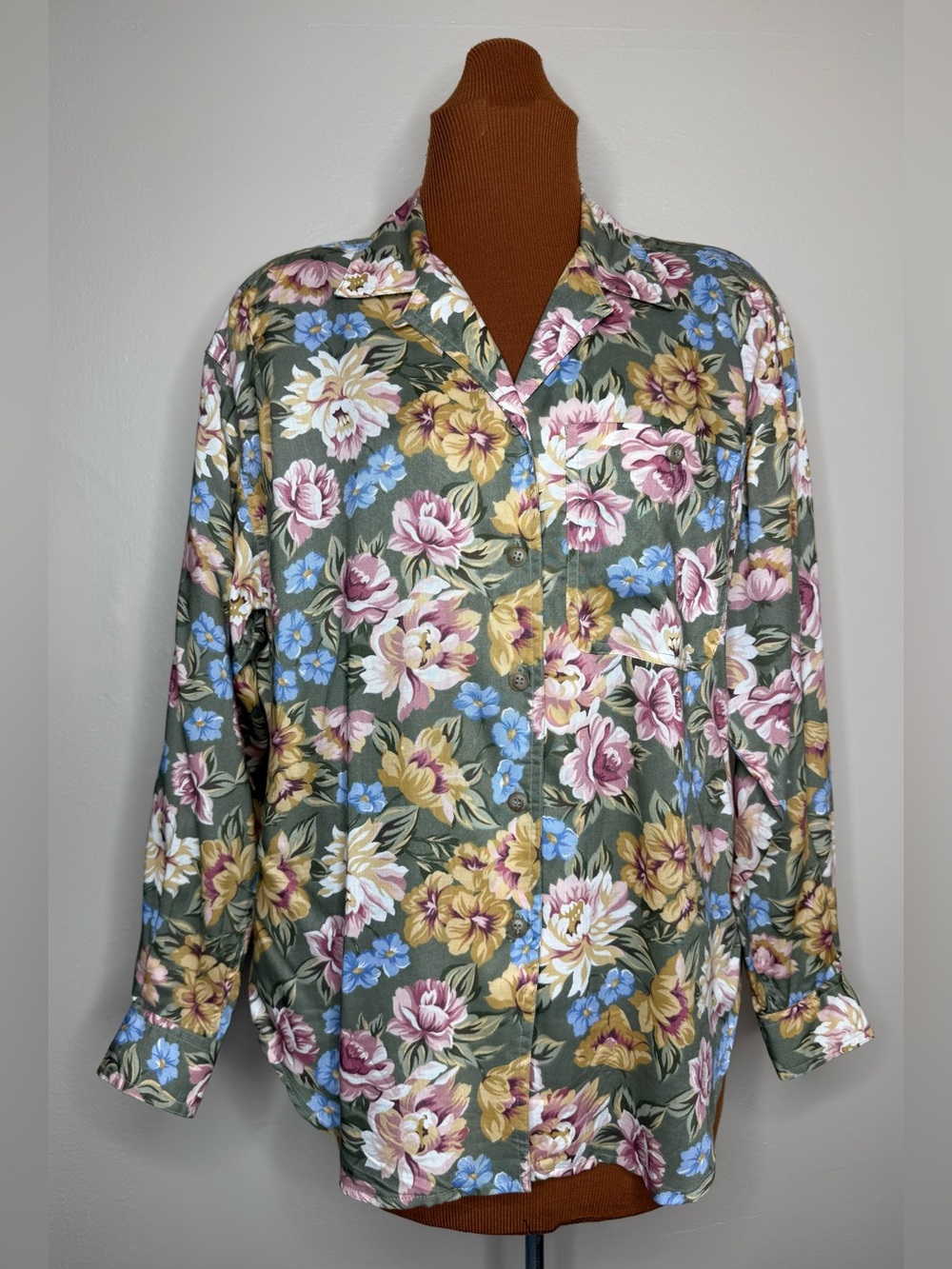 LizSport 90s Olive Green Floral Button-Down Blouse Relaxed Fit Size Medium